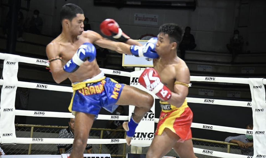 The first use of gloves in Muay Thai