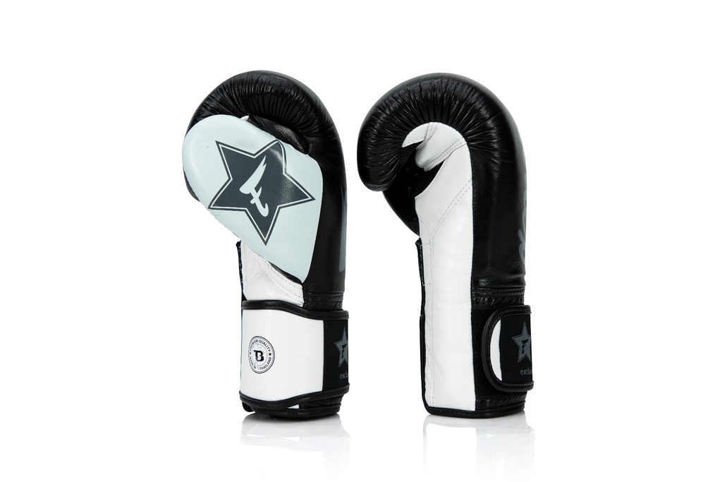 https://www.booster.be/pub/media/catalog/product/b/l/black_white_3.jpg